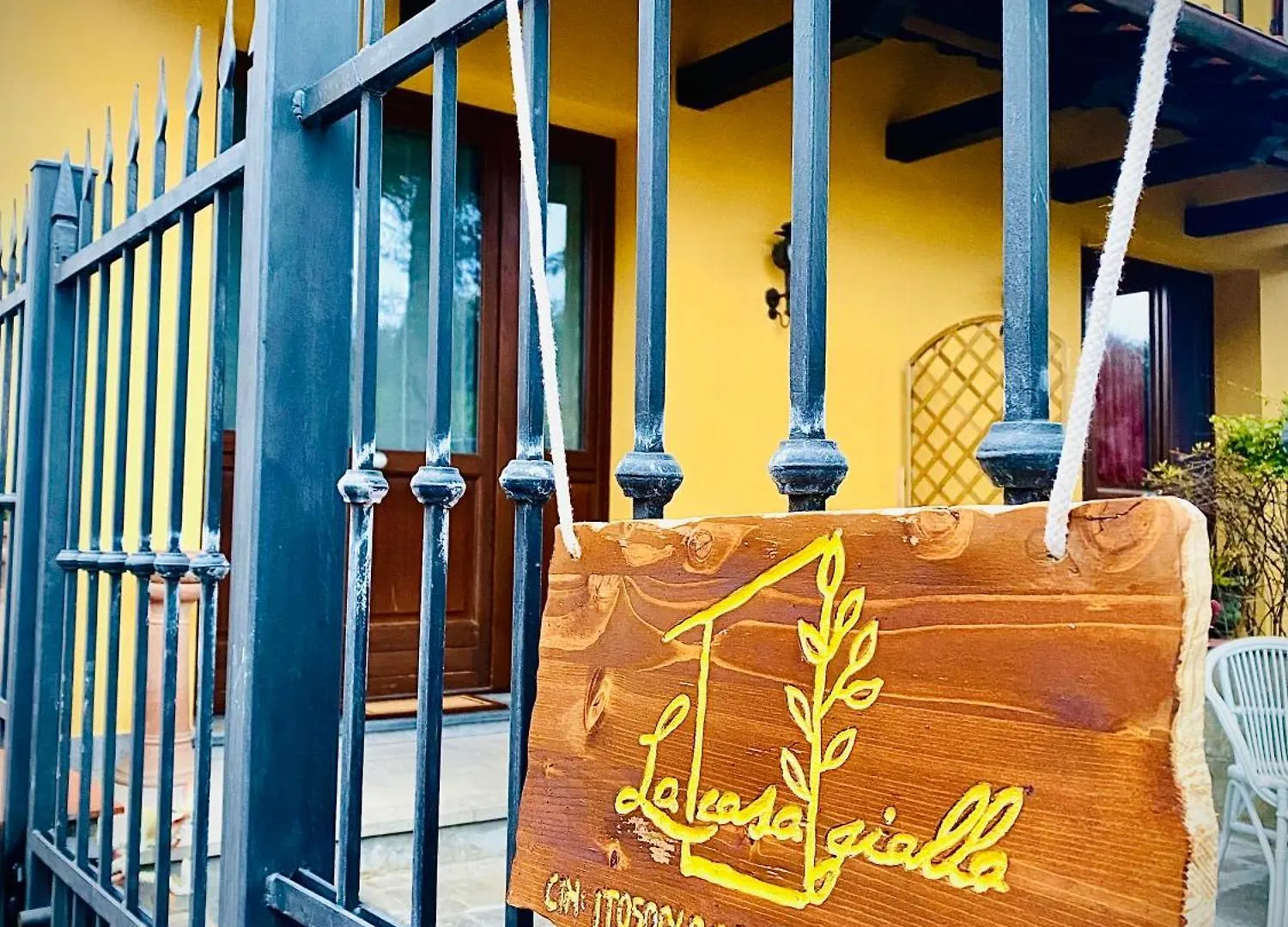 La Casa Gialla Usigliano